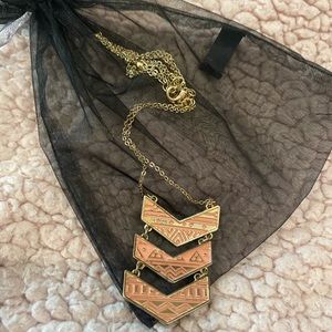 ⚪️ 2/$10! Coral Aztec necklace